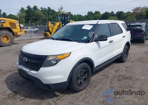 2014 Ford Police Interceptor z USA, uszkodzony, nr VIN 1FM5K8AR4EGA50177